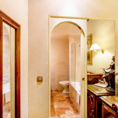 Отель Hôtel Left Bank Saint Germain 3* Улучшенный номер с различными типами кроватей