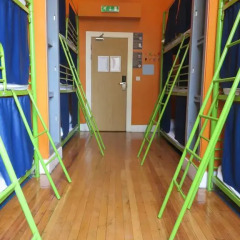 Отель Home Brighton Backpackers Кровать в общем номере с двухъярусной кроватью фото 15