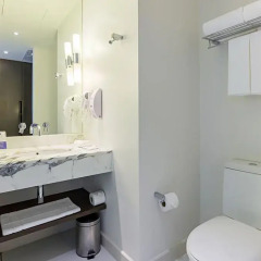 Отель Holiday Inn Express Bangkok Siam 3* Стандартный номер с различными типами кроватей фото 10