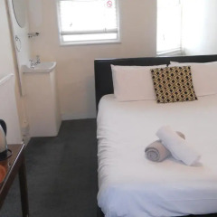 Отель Istanbul Ev Guest House 3* Стандартный номер с двуспальной кроватью (общая ванная комната)