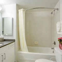 Отель Oakwood Crystal City ванная