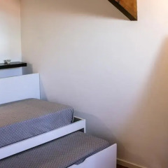 Отель Porto Beach House сейф в номере