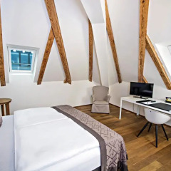 Отель Golden Crown 4* Улучшенный номер с двуспальной кроватью фото 3