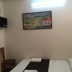 Отель Hostal Mont Thabor Номер категории Эконом с различными типами кроватей фото 7