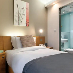 Отель Ambassadors Bloomsbury 4* Стандартный номер с различными типами кроватей фото 9