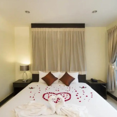 Santiphap Hotel & Villa 3* Люкс с различными типами кроватей фото 2