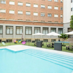Отель Residencia Universitaria Barcelona Diagonal Барселона бассейн