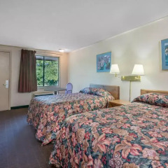 Отель Knights Inn Columbus Downtown Стандартный номер с различными типами кроватей фото 3