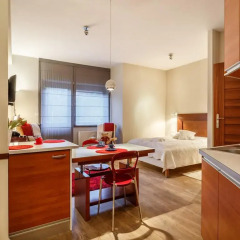 Отель Apartamenty Pod Skocznią z kominkiem i tarasem в номере