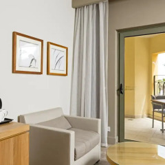 Отель Hilton Malta 5* Номер Делюкс с различными типами кроватей фото 6