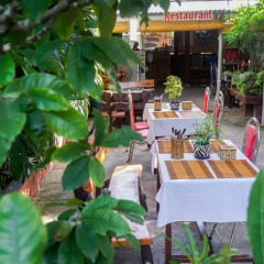 Отель Binh Yen Homestay (Peace Homestay) Стандартный семейный номер с двуспальной кроватью фото 4