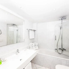 Отель NH Rex 4* Стандартный номер с различными типами кроватей фото 7