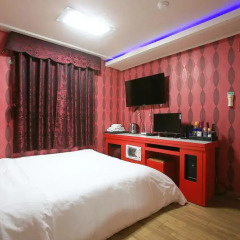 Real Boutique Hotel 2* Стандартный номер с различными типами кроватей фото 6