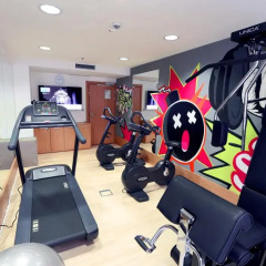 Отель Holiday Inn Express Belgrade - City фитнесс-зал