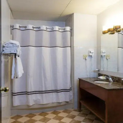 Broadway Plaza Hotel 3* Улучшенный номер с различными типами кроватей фото 16