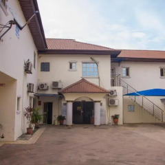 Отель Dv8 Hotels парковка