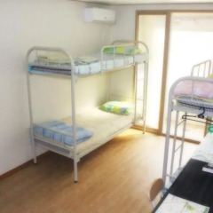 Отель patio59hongdae's Head Стандартный семейный номер с двуспальной кроватью
