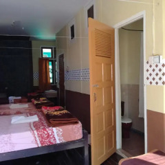 Gold Star Hotel 2* Кровать в общем номере с двухъярусной кроватью фото 3