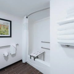 Отель Hampton Inn Meridian 2* Стандартный номер с различными типами кроватей фото 5