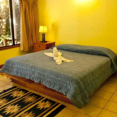 Hotel Jaguar Inn Tikal 3* Бунгало с различными типами кроватей фото 20