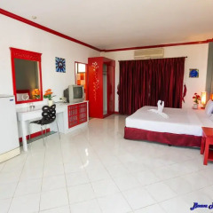 Отель Baan Phil Guesthouse в номере