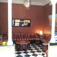 Отель Riad Les Portes De La Medina интерьер отеля