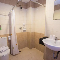 Sharaya Patong Hotel 3* Стандартный семейный номер с двуспальной кроватью