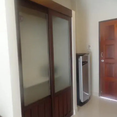 Отель Kasemsuk Guesthouse Стандартный номер с различными типами кроватей фото 6