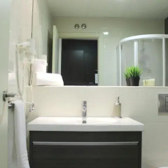 Отель Residencia Universitaria Erasmo 3* Студия Делюкс с различными типами кроватей фото 3