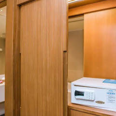 Ashlee Hub Hotel Patong сейф в номере