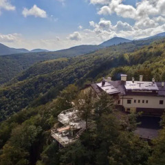 Family Hotel Balkanci Боженци приотельная территория