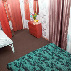 Marusya House Hostel Стандартный семейный номер с двуспальной кроватью фото 2