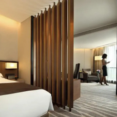 Отель InterContinental Shanghai Hongqiao NECC Улучшенный номер с двуспальной кроватью