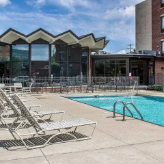 Отель Holiday Inn Express Columbus Downtown США, Колумбус - отзывы, цены и фото номеров - забронировать отель Holiday Inn Express Columbus Downtown онлайн бассейн фото 2