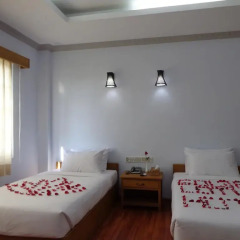 Golden Lotus Inle Hotel 3* Номер Делюкс с различными типами кроватей