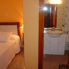 Отель Hostal Restaurante Arasa Стандартный номер с различными типами кроватей фото 10