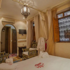 Отель Dar Ikalimo Marrakech 3* Стандартный номер с двуспальной кроватью