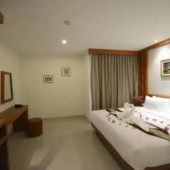 Expat Hotel Patong Center 3* Номер Делюкс с 2 отдельными кроватями фото 4