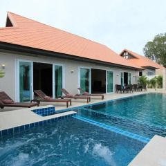Отель The Ville Jomtien Pool Villa 4* Вилла Делюкс с различными типами кроватей фото 6