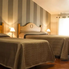 Отель Hostal San Miguel Стандартный семейный номер фото 7