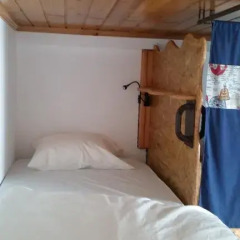 Отель Guest House Host O Morro Кровать в мужском общем номере с двухъярусными кроватями фото 17