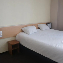 Отель Hôtel DAnjou комната для гостей