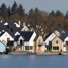 Отель Lakeside Jetty Holiday Homes