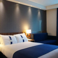 Отель Holiday Inn Express London Stratford 3* Стандартный номер с различными типами кроватей