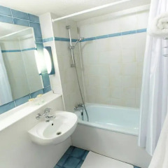 Отель Campanile Rennes Cleunay 3* Улучшенный номер с различными типами кроватей фото 2