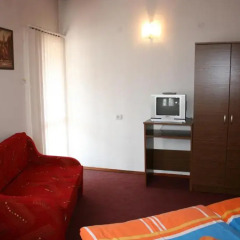 Aseva House Family Hotel сейф в номере
