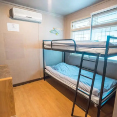 Beewon Guest House - Hostel Кровать в мужском общем номере с двухъярусной кроватью