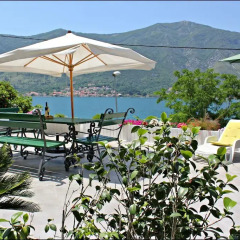 Отель Guest House Tomcuk бассейн