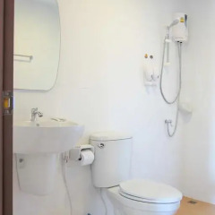 Отель Krabi Cinta House 3* Улучшенный номер с различными типами кроватей фото 9