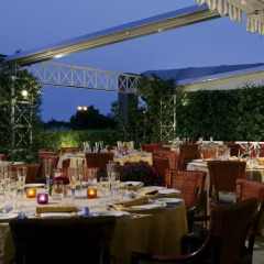 Отель Courtyard Rome Central Park